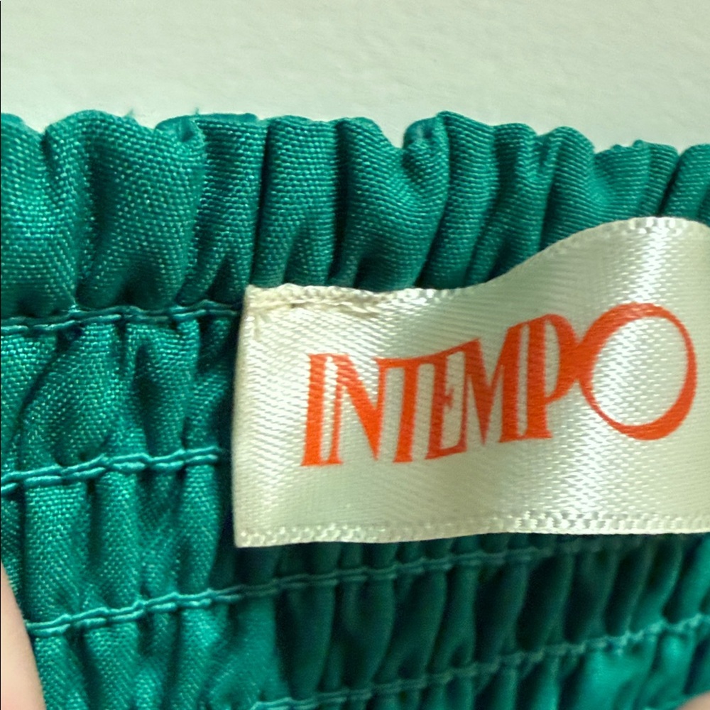 NWT Elegant Green Embellished Crop Top - Picture 2 of 7